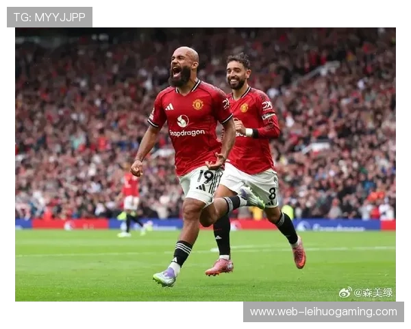 伯恩利门将神扑救主，曼联多次射门中柱失分