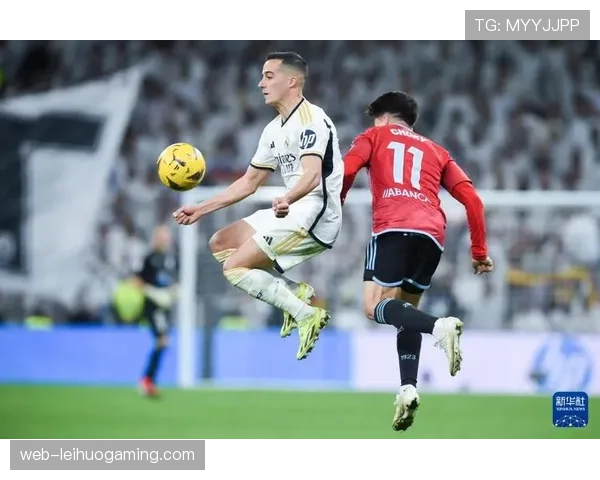 比赛花絮：塞尔塔主场对阵贝蒂斯，小球迷冲入场内获维尼修斯拥抱